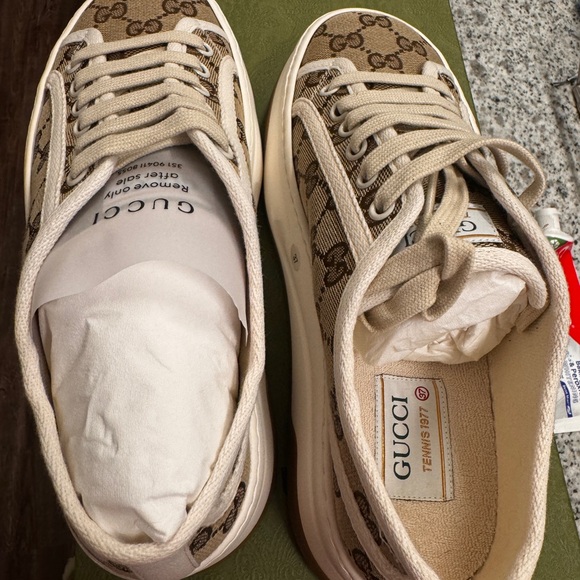 Brand new, never worn! Comes with box, dust bags and shoe paper - Picture 4 of 5